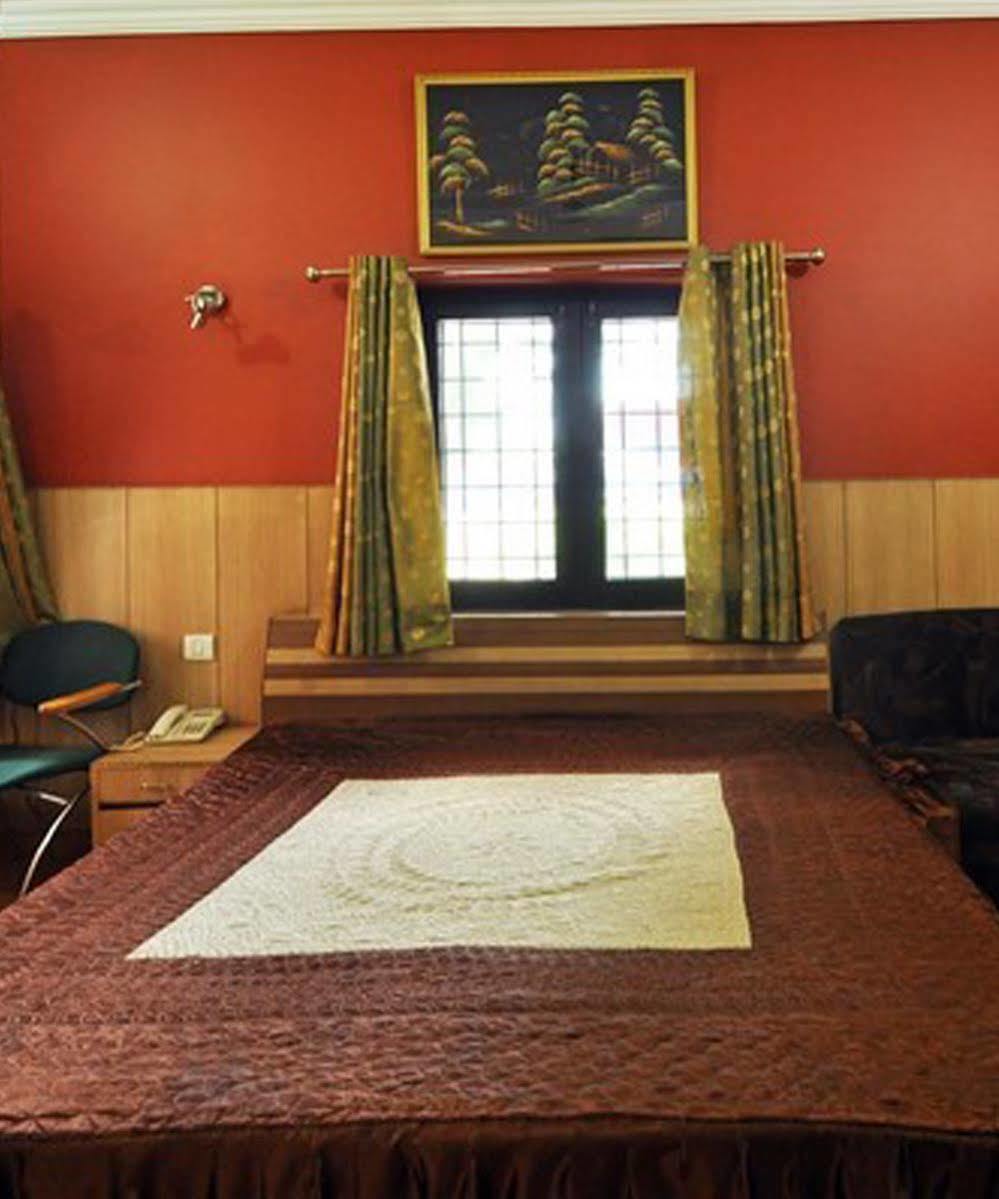 Fabhotel Rr Retreat Dehradun Exterior photo